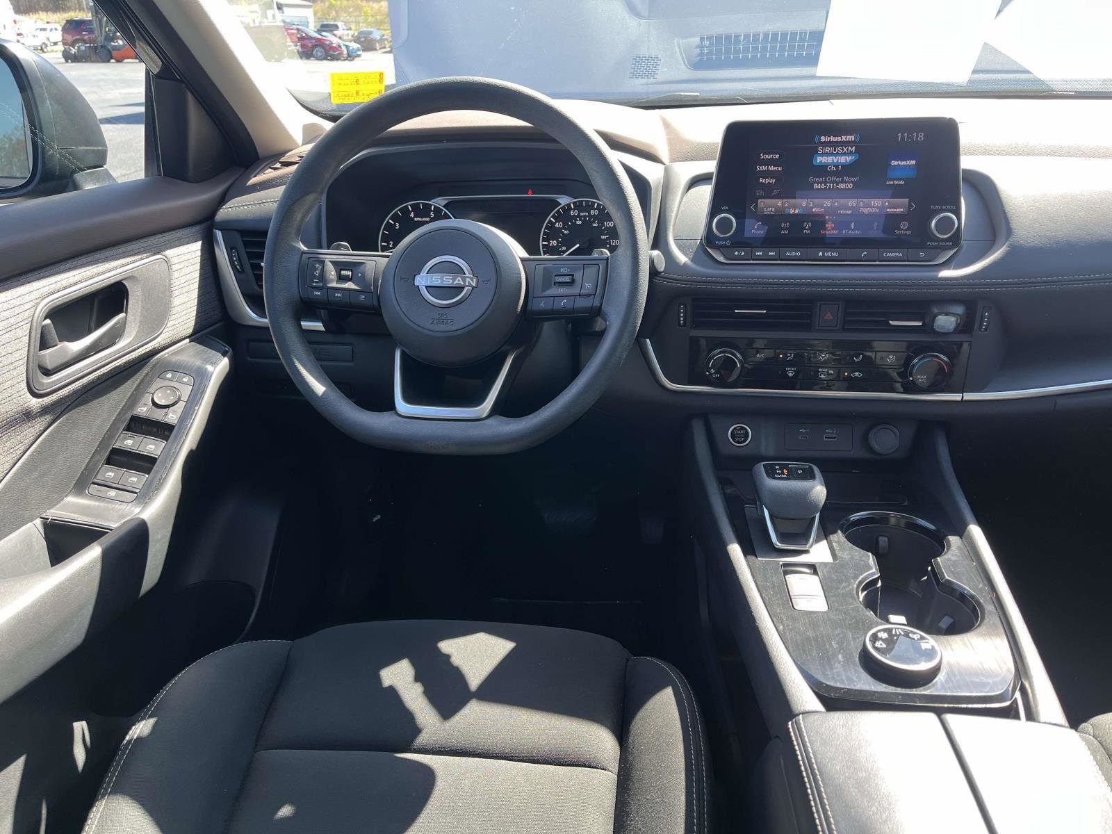 Used 2023 Nissan Rogue S image 11