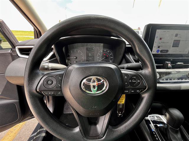 Used 2025 Toyota Corolla LE FWD image 16