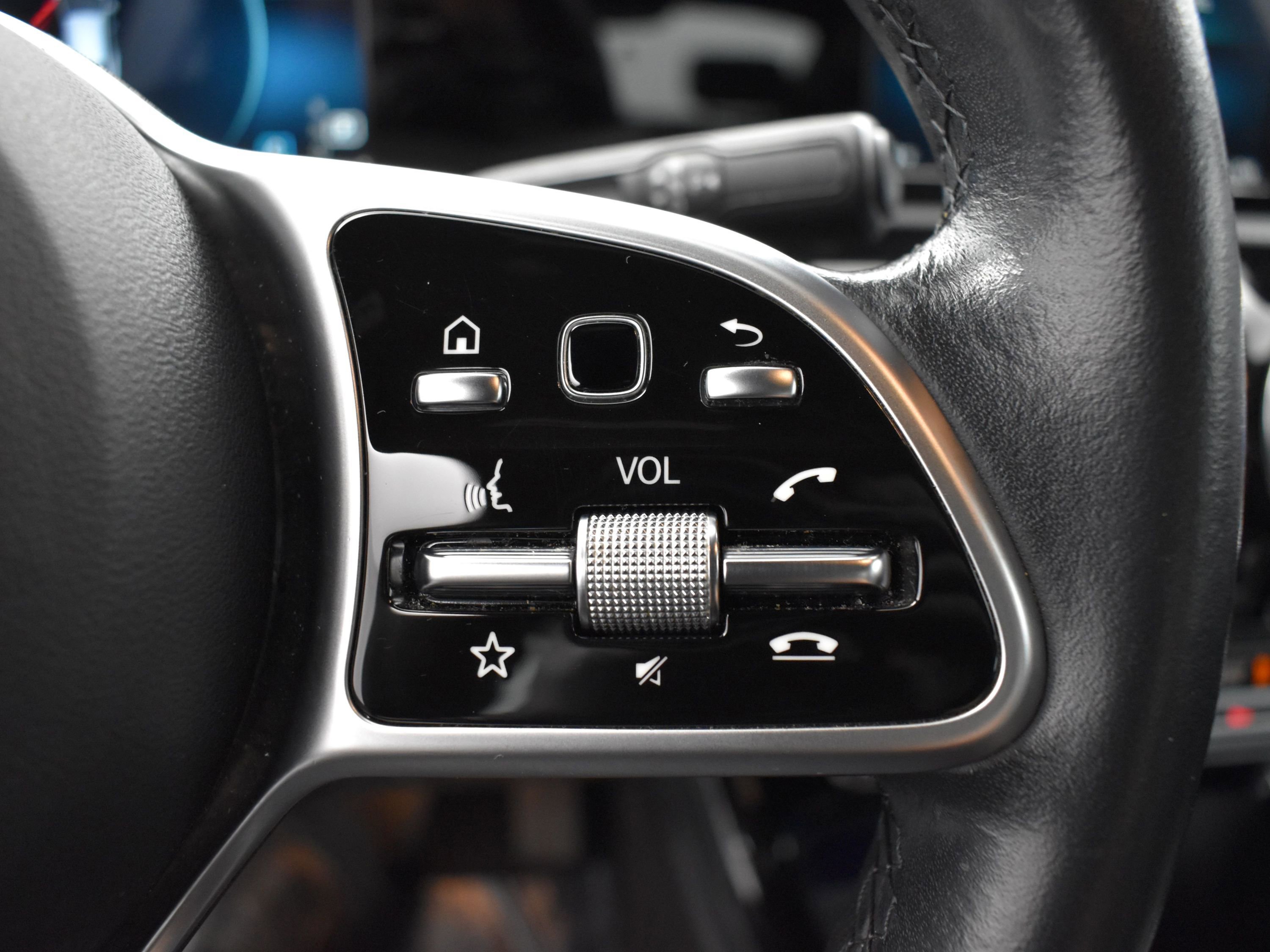 Used 2022 Mercedes-Benz CLA 250 4MATIC image 11