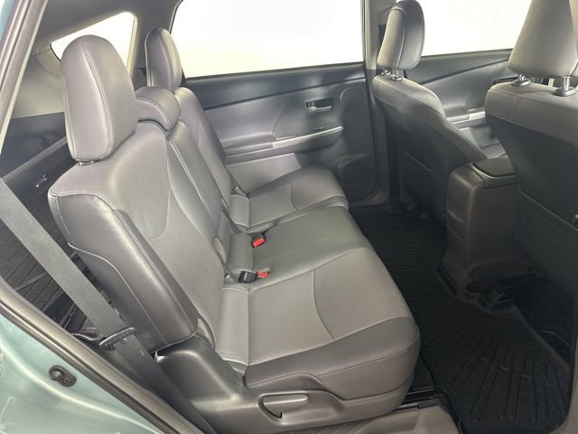 Used 2014 Toyota Prius V Five image 16