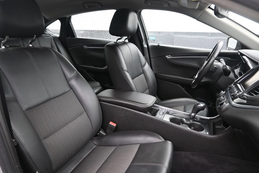 Used 2020 Chevrolet Impala LT w/ LT Convenience Package FWD image 11