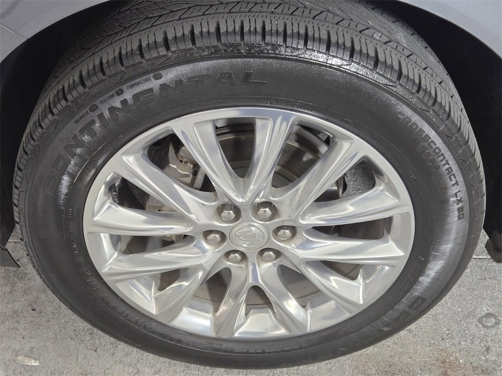 Used 2020 Buick Enclave Premium w/ Sun and Sites Package image 11