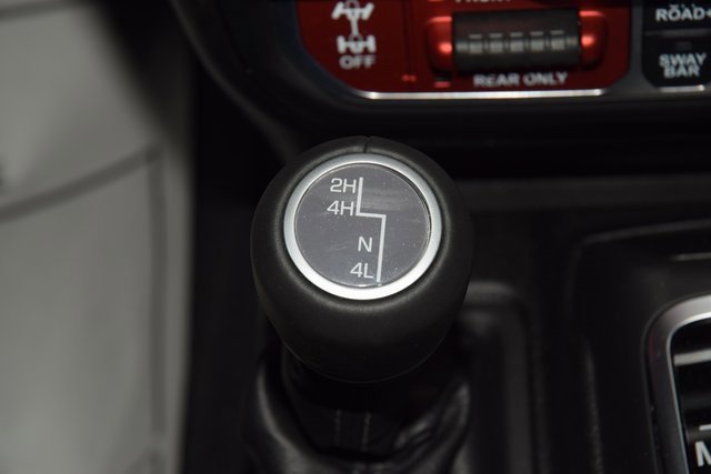 Used 2025 Jeep Wrangler Unlimited Rubicon w/ Technology Group image 36