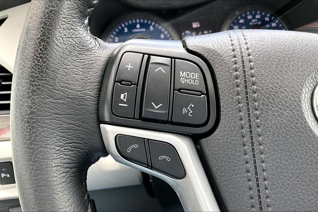 Certified 2020 Toyota Sienna XLE Premium FWD image 13