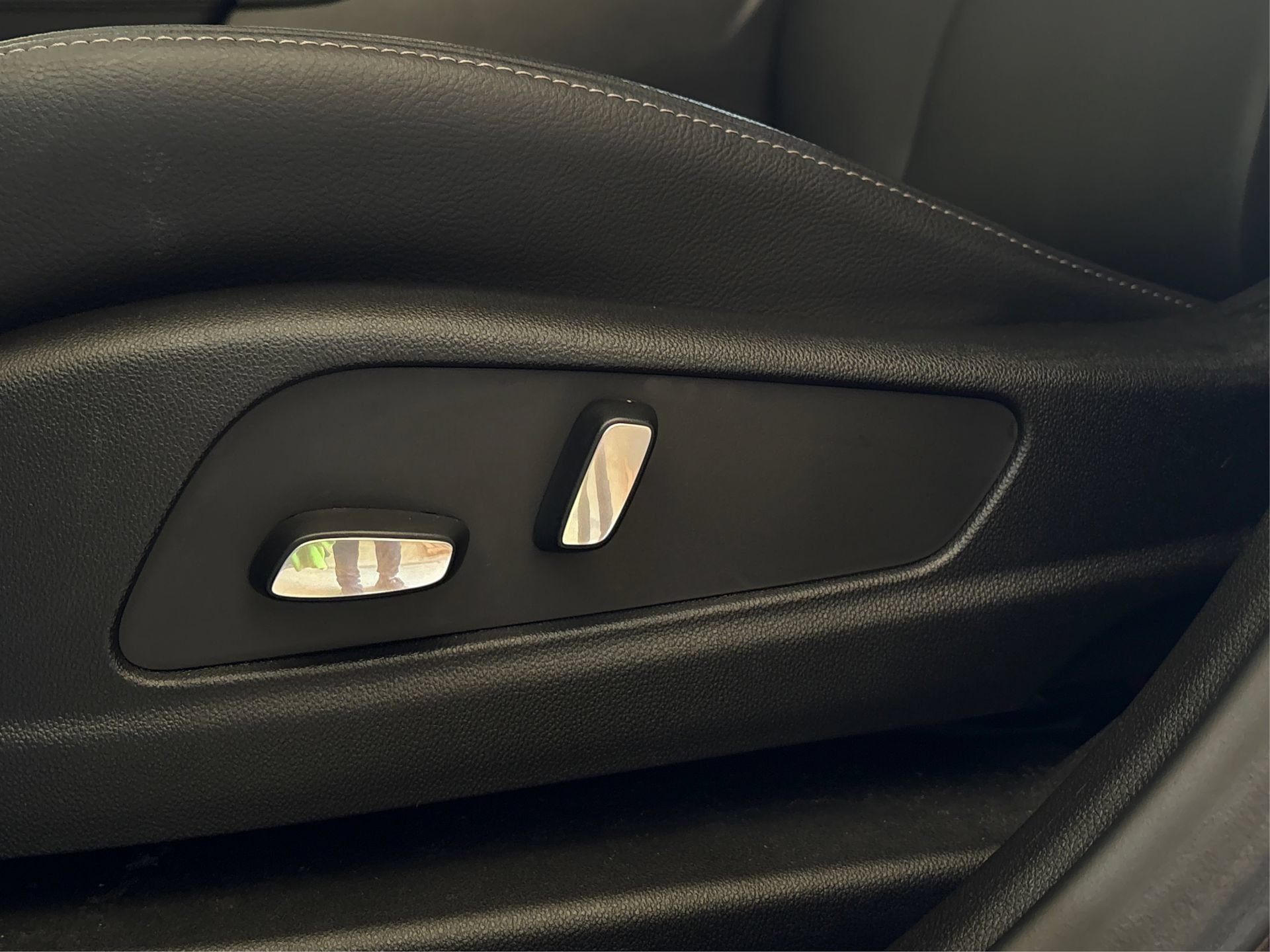 Certified 2023 Cadillac XT6 Luxury FWD image 30