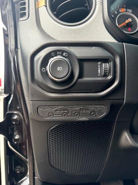 Used 2025 Jeep Wrangler Sport AWD/4WD image 19