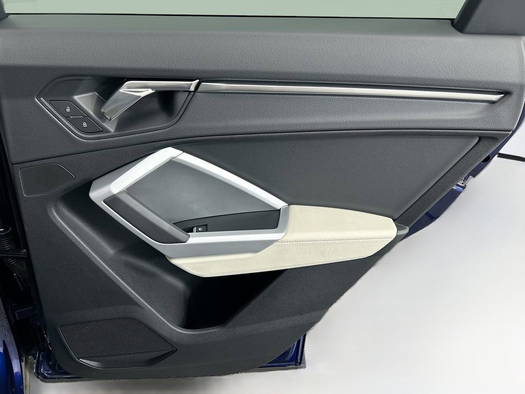 Certified 2025 Audi Q3 2.0T Premium w/ Convenience Package image 25