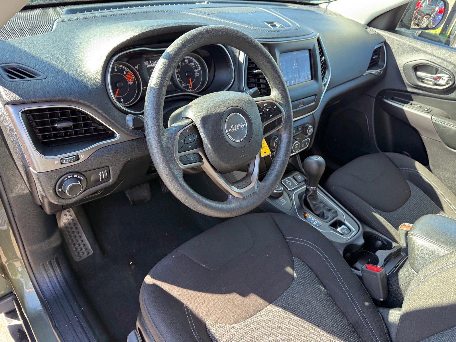 Used 2020 Jeep Cherokee Latitude image 13