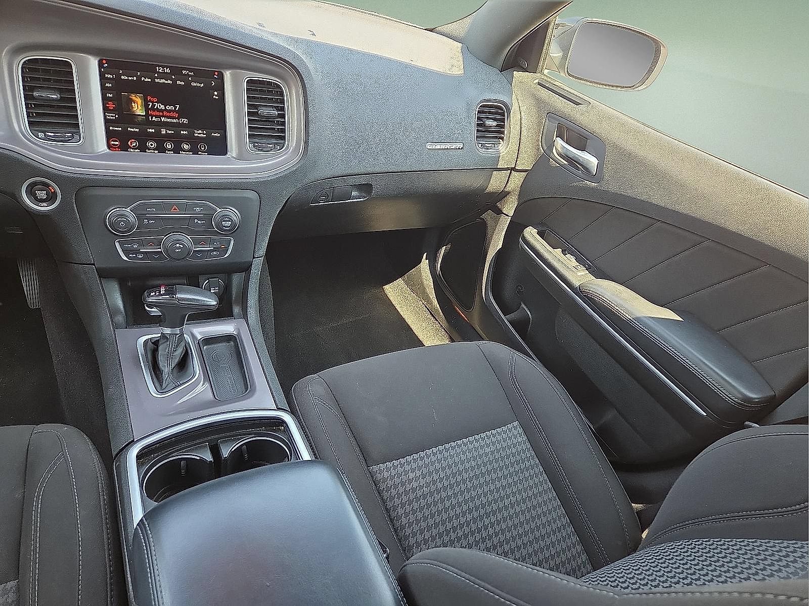 Used 2023 Dodge Charger SXT RWD image 12