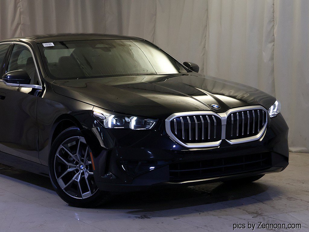 Used 2026 BMW 540i xDrive AWD/4WD image 2