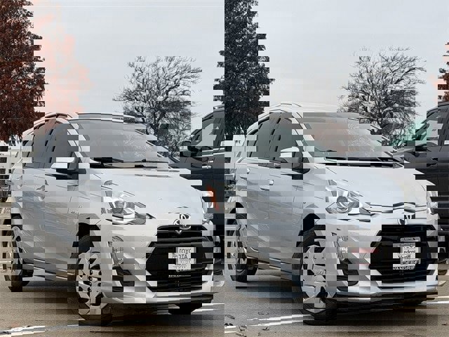 Used 2016 Toyota Prius C Four image 2