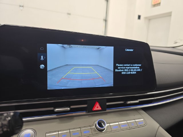 Used 2025 Hyundai Elantra Limited FWD image 23