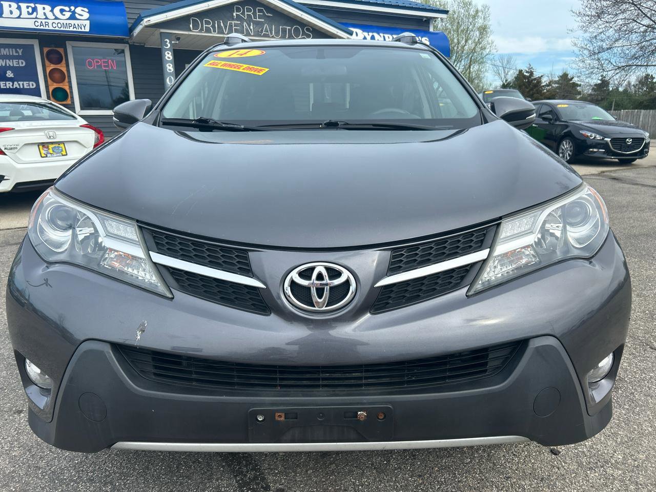 Used 2014 Toyota RAV4 XLE AWD/4WD image 6