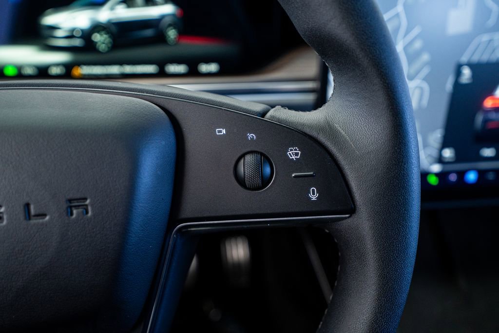 Used 2024 Tesla Model X image 40