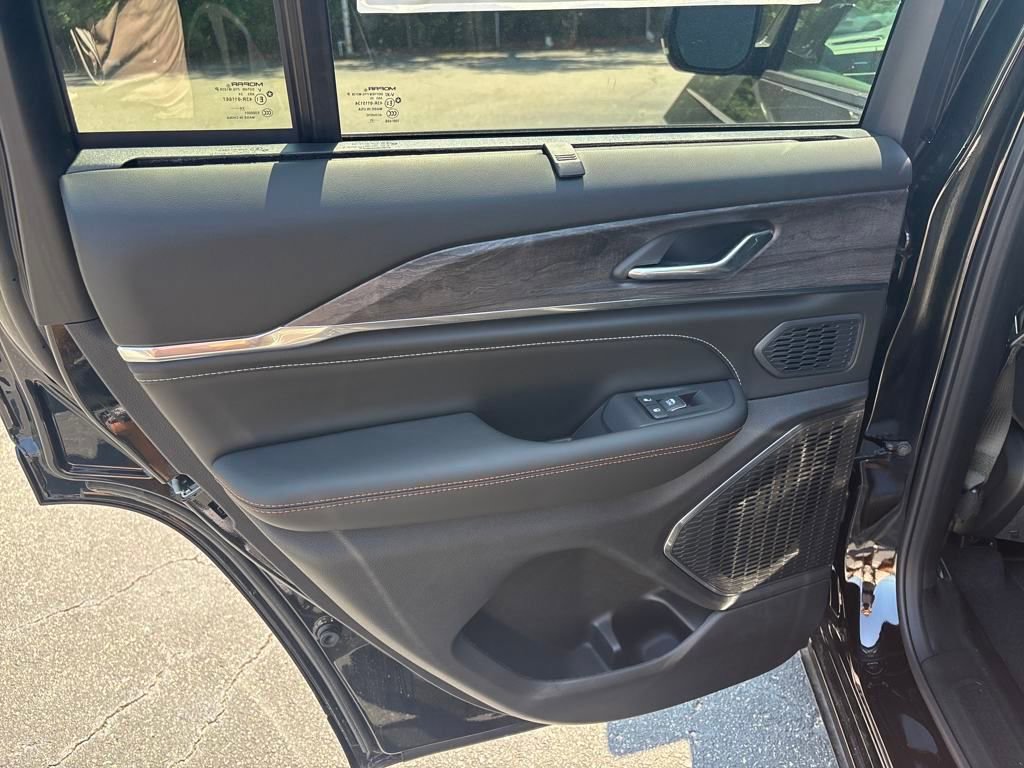 New 2025 Jeep Grand Cherokee Overland w/ Adv Protech Group III image 16