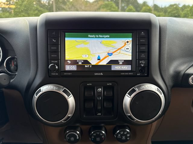 Used 2015 Jeep Wrangler Unlimited Sahara w/ Connectivity Group AWD/4WD image 16