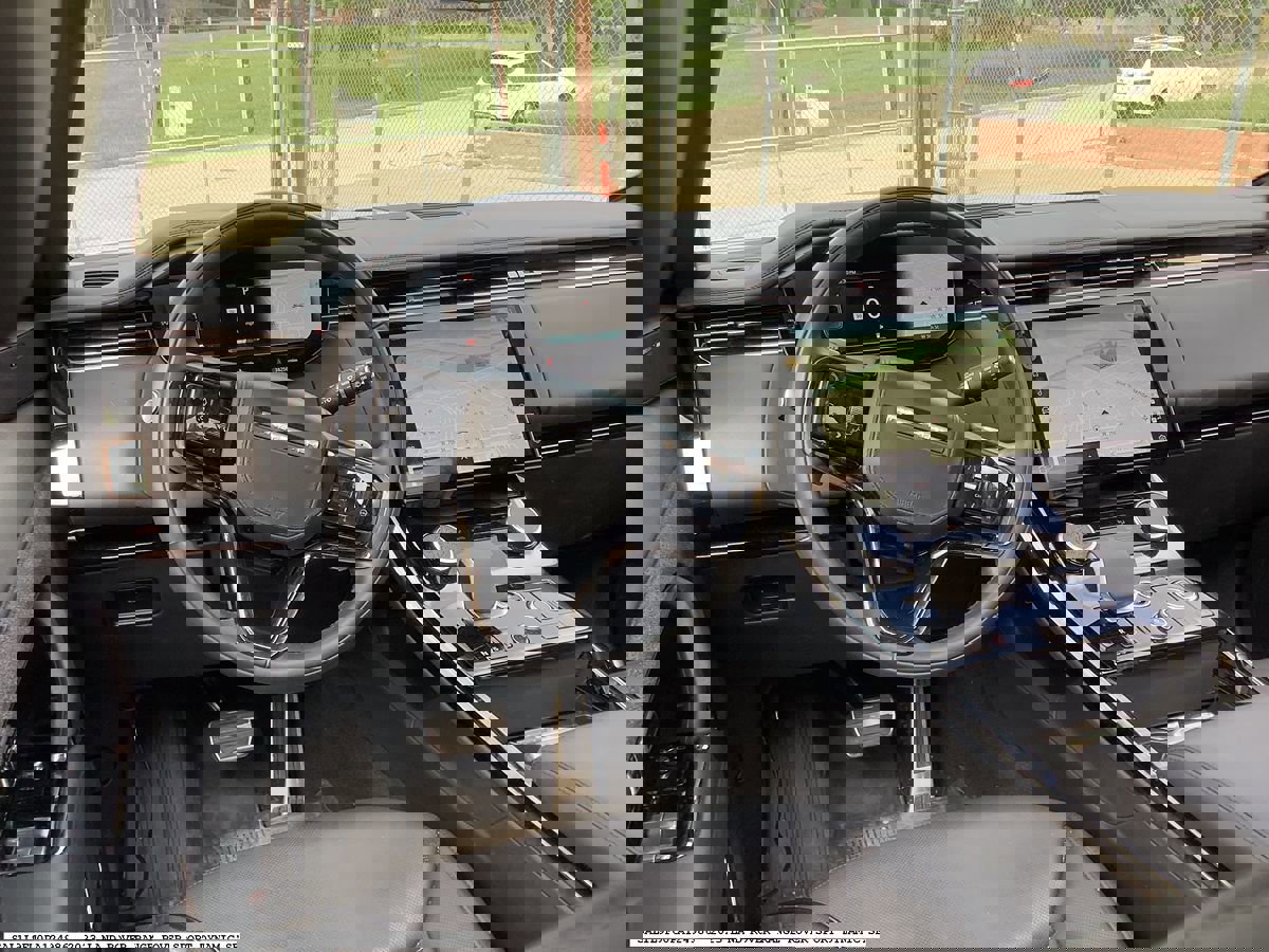 Used 2023 Land Rover Range Rover Sport SE Dynamic image 13