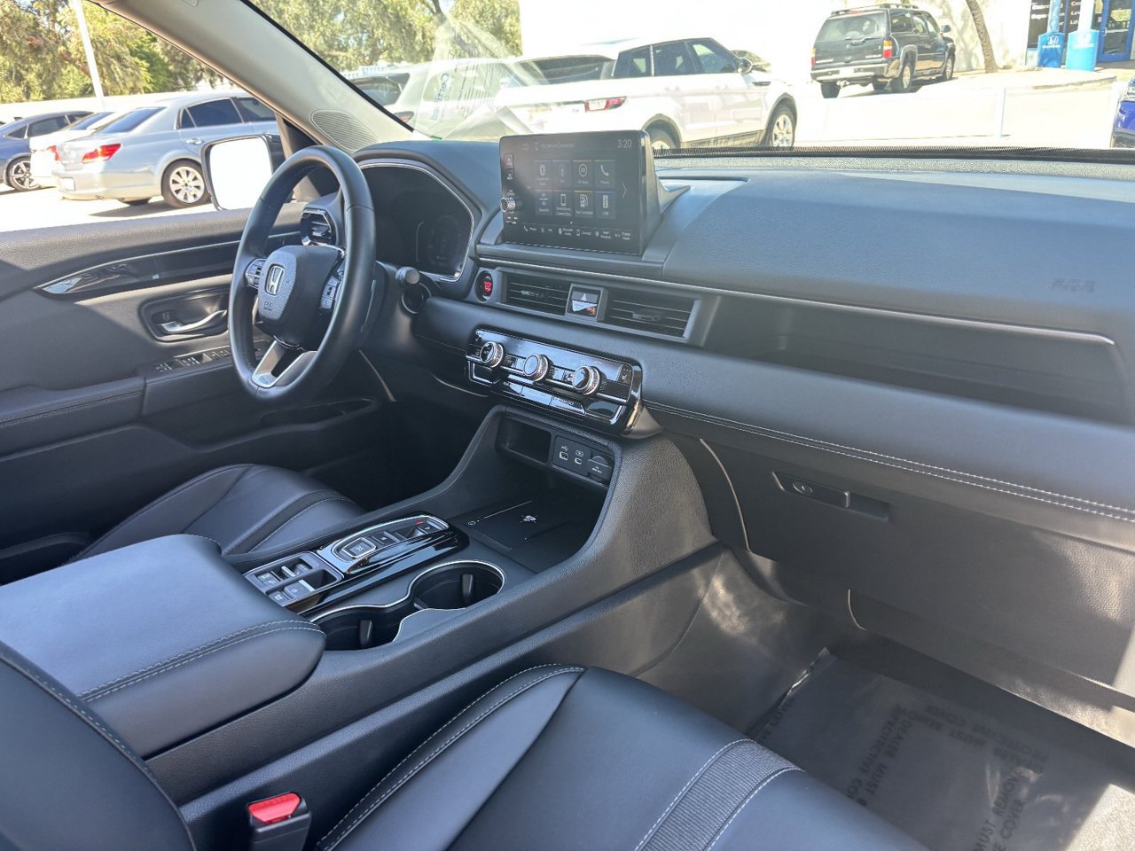Used 2025 Honda Pilot EX-L image 10