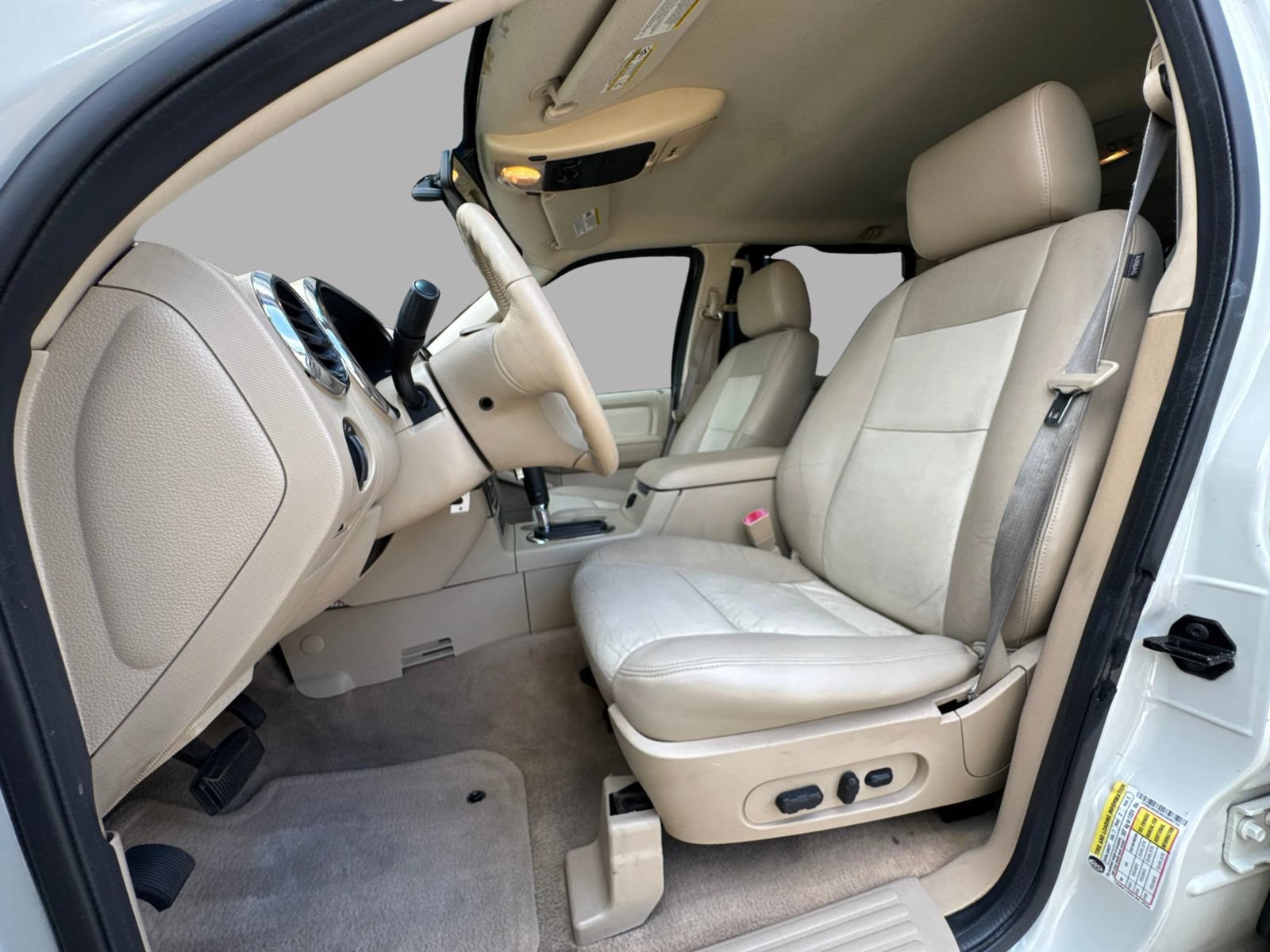 Used 2006 Ford Explorer Limited RWD image 22