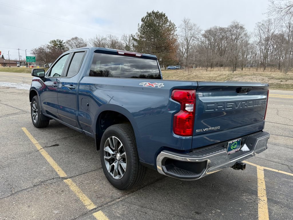 Certified 2024 Chevrolet Silverado 1500 LT image 3
