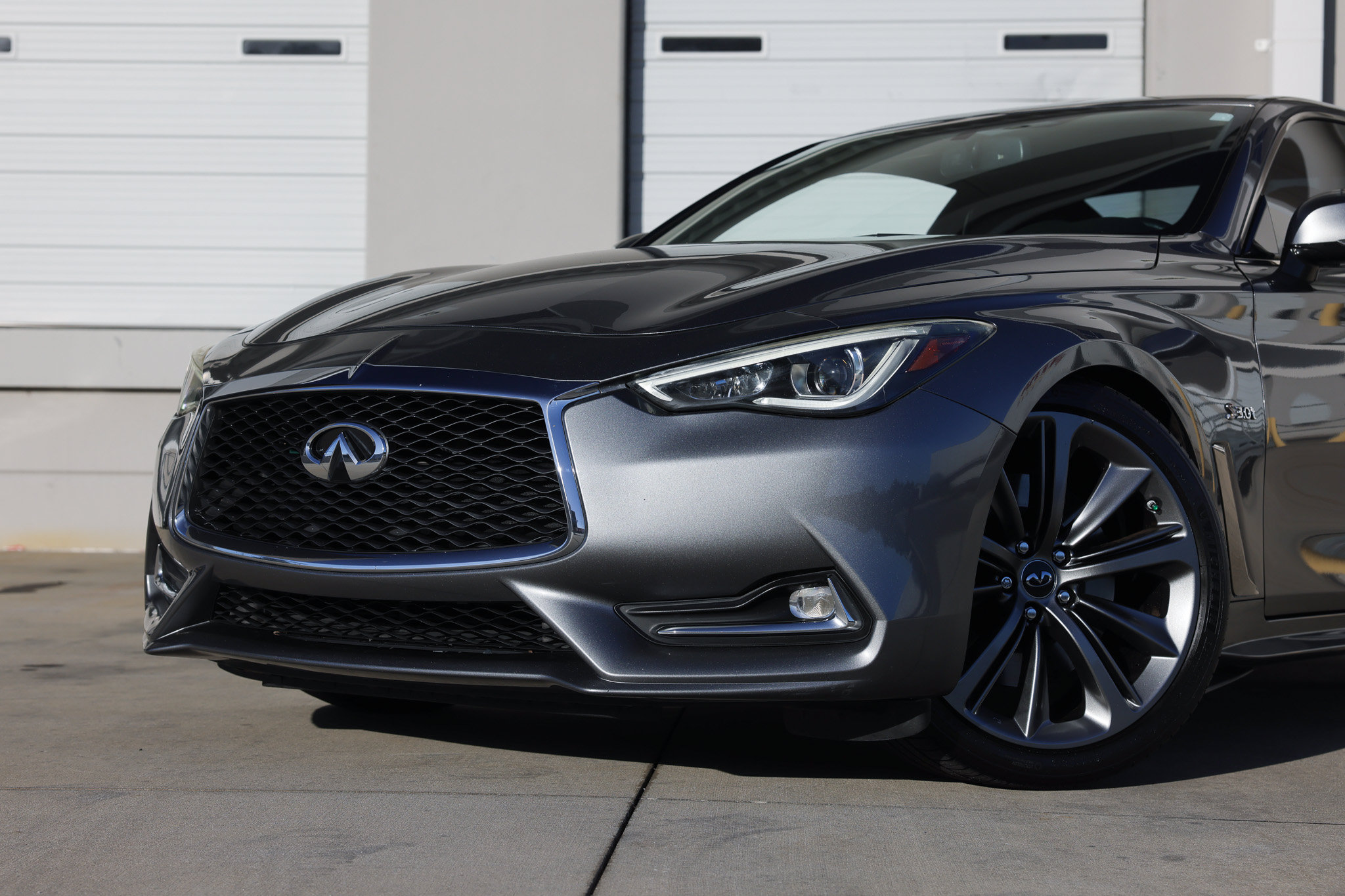 Used 2018 INFINITI Q60 Red Sport 400 w/ Sensory Package 3.0T Sport RWD image 38