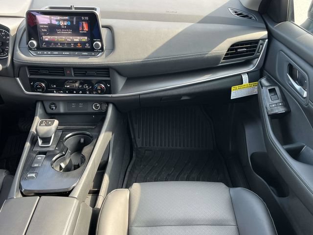 Used 2026 Nissan Rogue Dark Armor FWD image 19