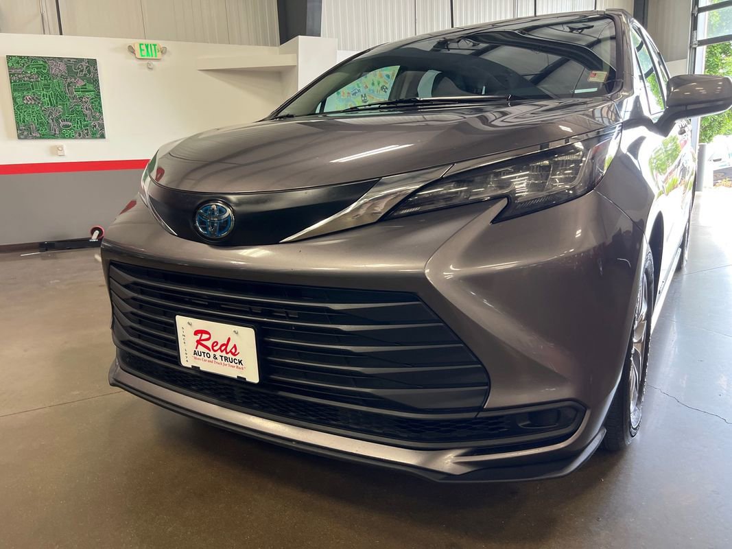Used 2021 Toyota Sienna LE image 27