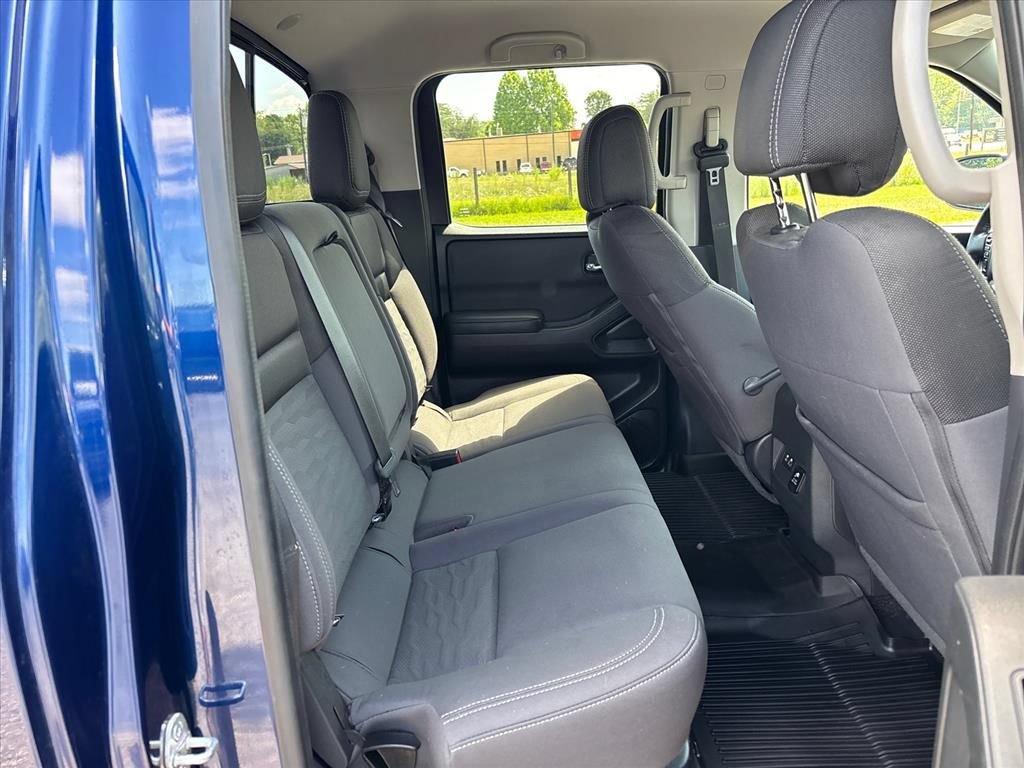 Used 2022 Nissan Frontier SV AWD/4WD image 14