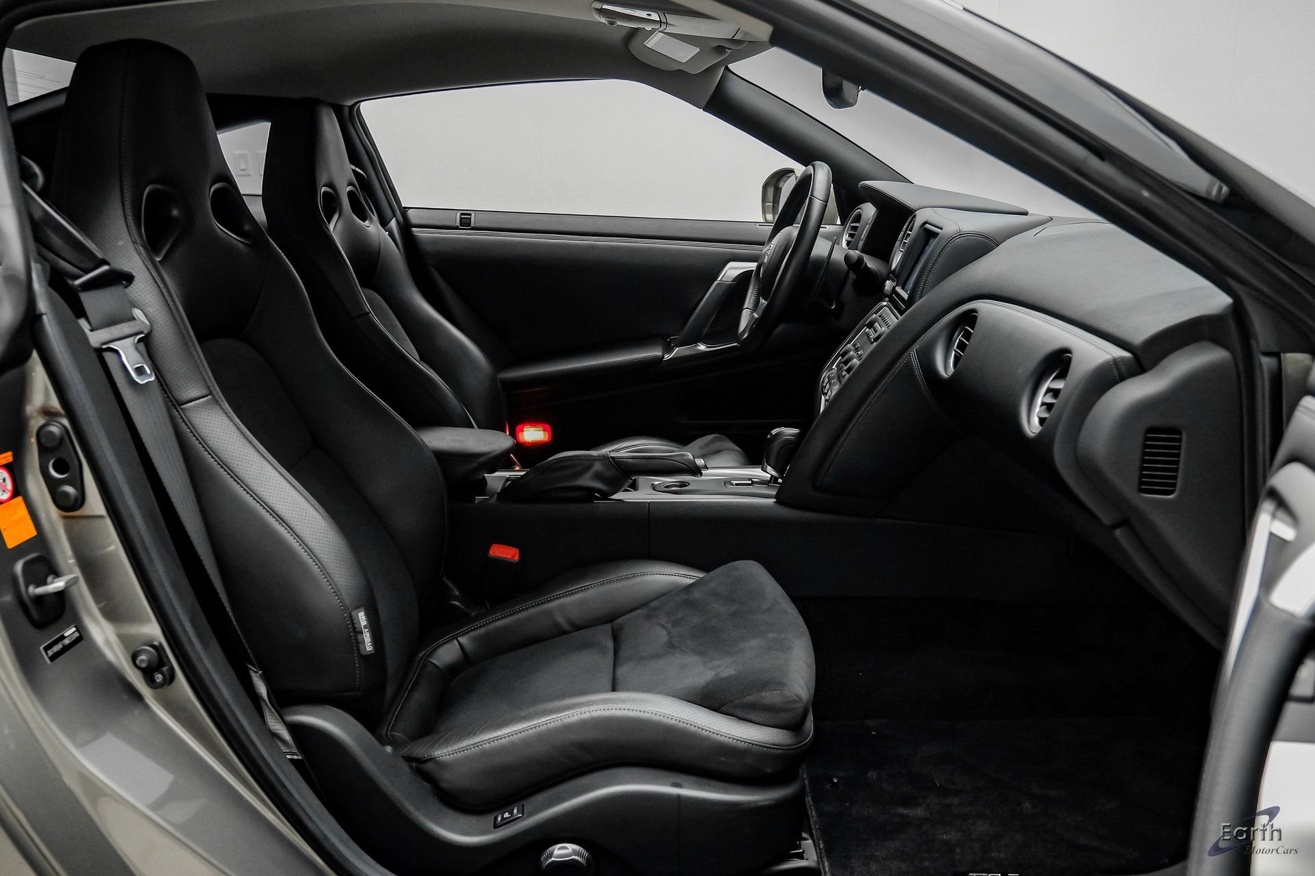 Used 2009 Nissan GT-R Premium image 54