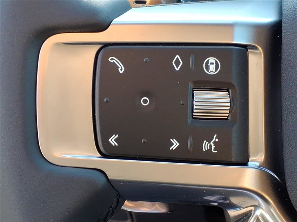 New 2026 Land Rover Discovery Limited Edition AWD/4WD image 17