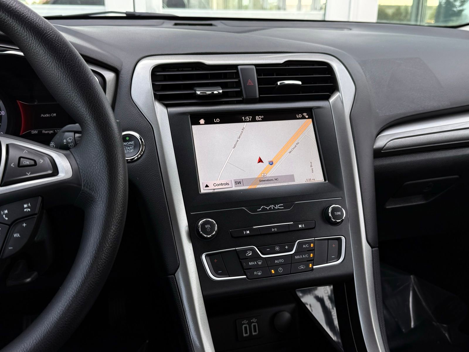 Used 2019 Ford Fusion SE FWD image 31