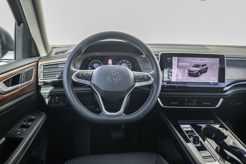 New 2026 Volkswagen Atlas SE FWD image 5
