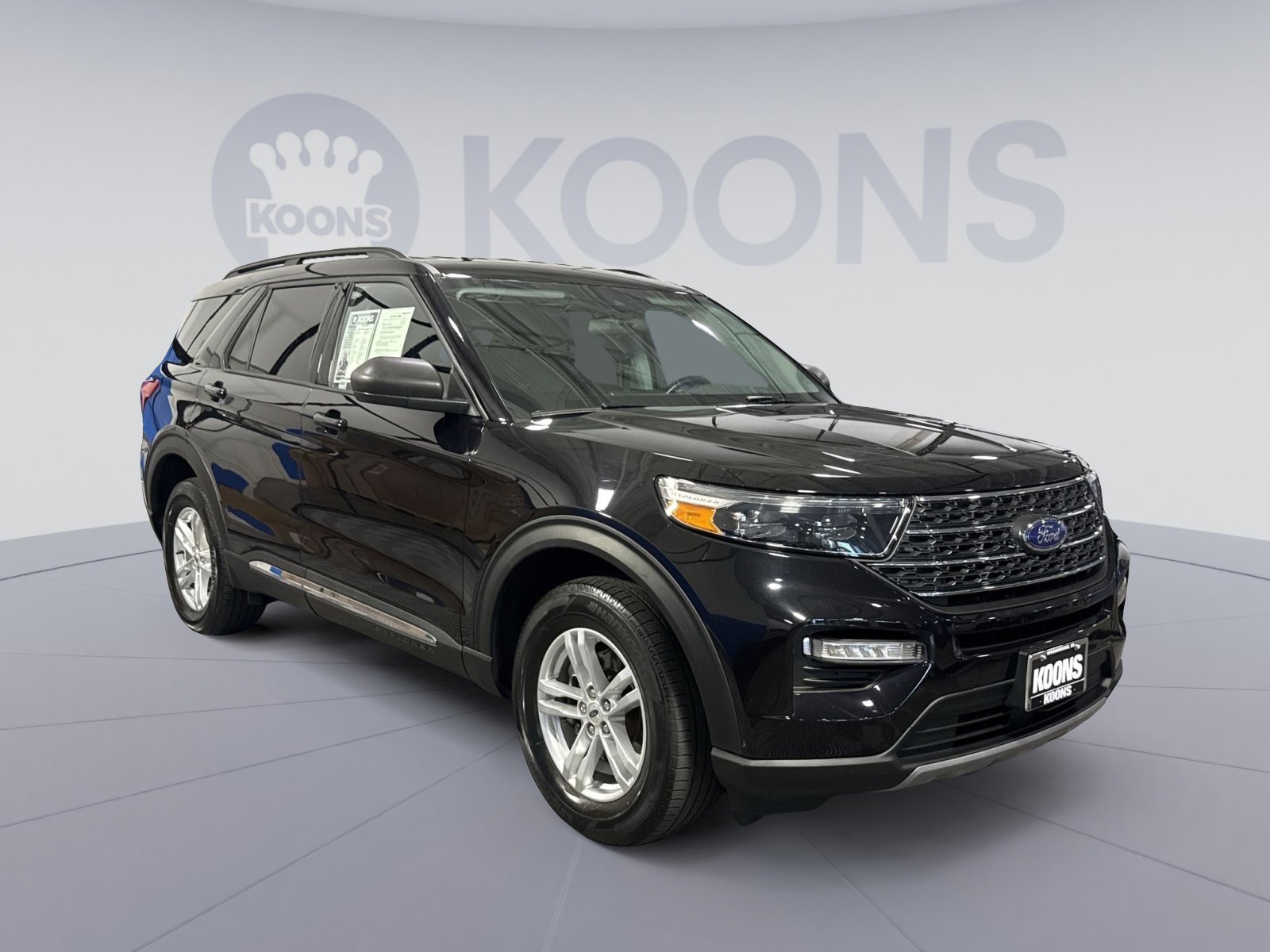 Used 2022 Ford Explorer XLT w/ Equipment Group 202A image 10