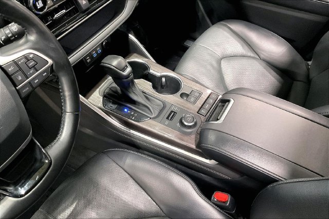 Used 2022 Toyota Highlander Limited AWD/4WD image 17
