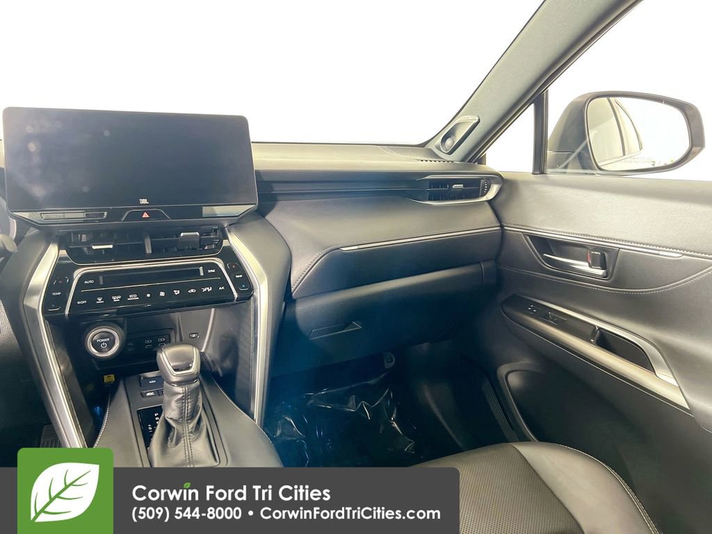 Used 2024 Toyota Venza Limited image 28