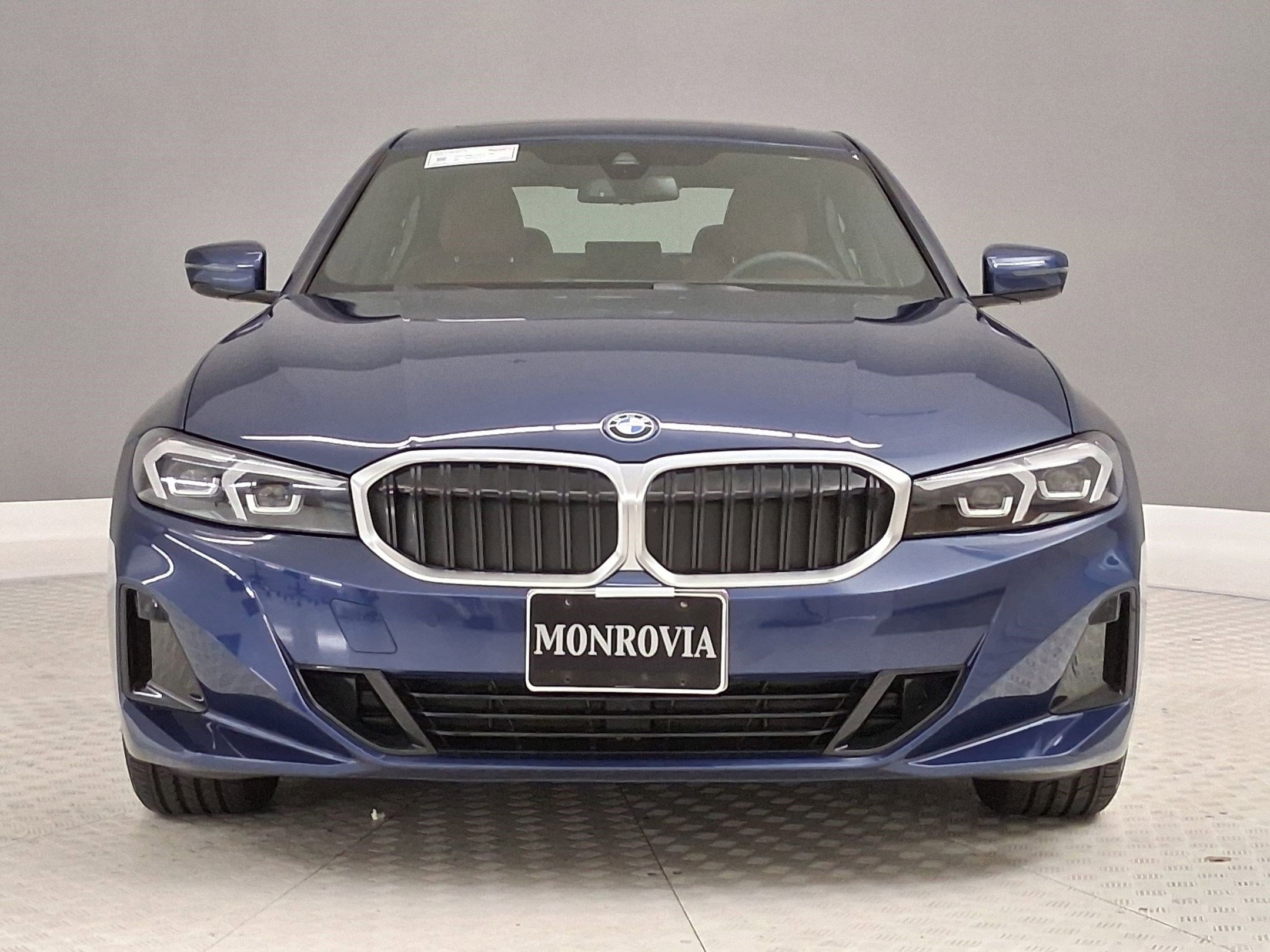 Used 2023 BMW 330e w/ Premium Package RWD image 4