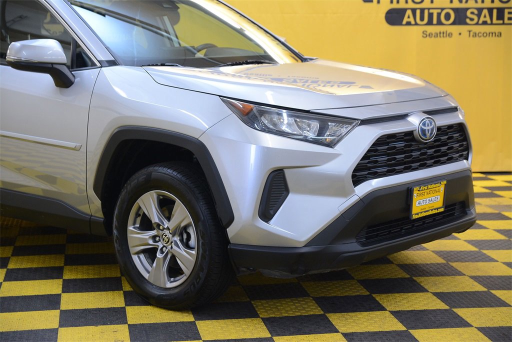 Used 2022 Toyota RAV4 LE image 3