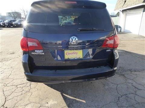 Used 2014 Volkswagen Routan SEL Premium image 7