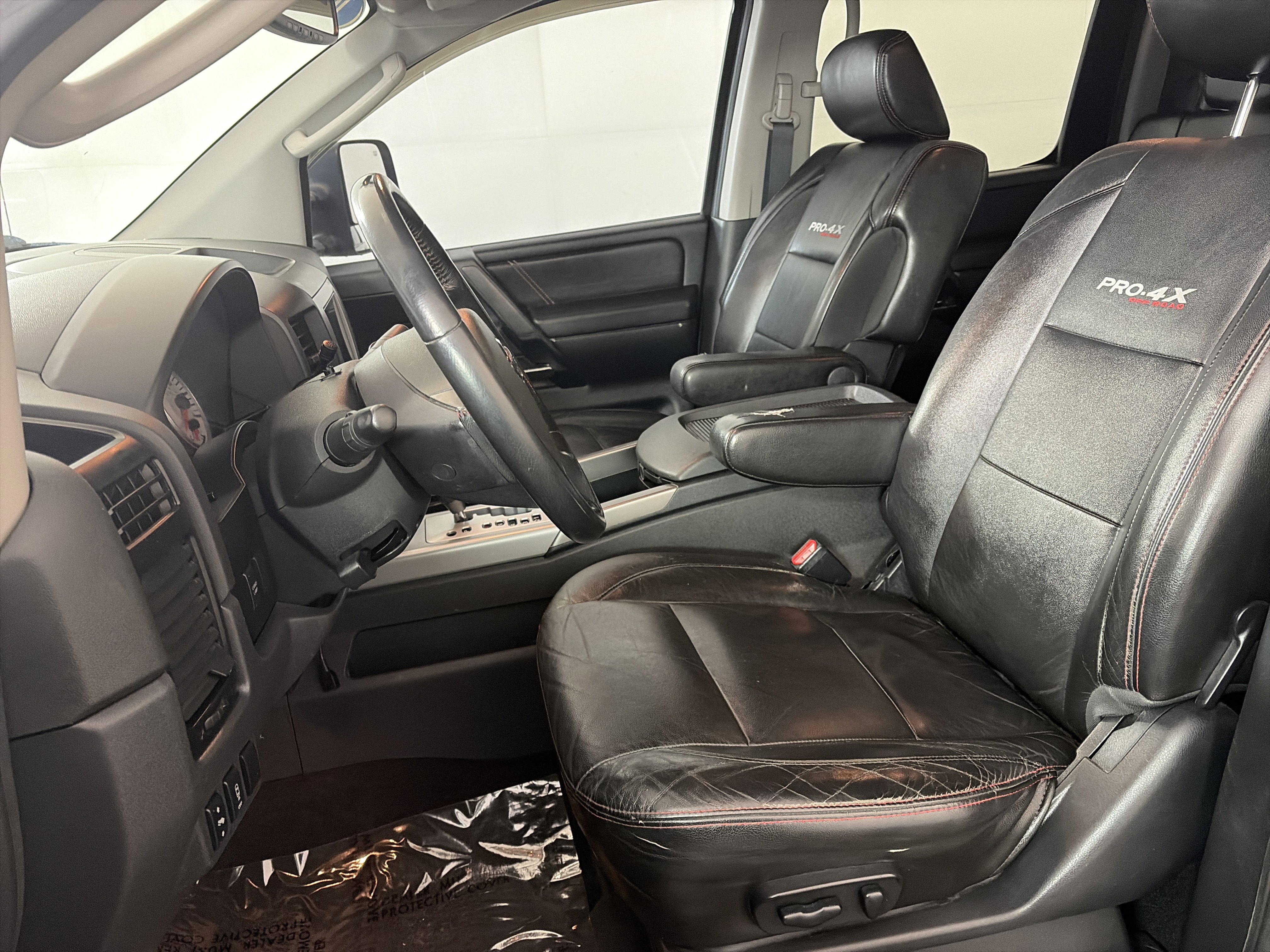 Used 2010 Nissan Titan PRO-4X w/ Pro-4x Leather Pkg image 14