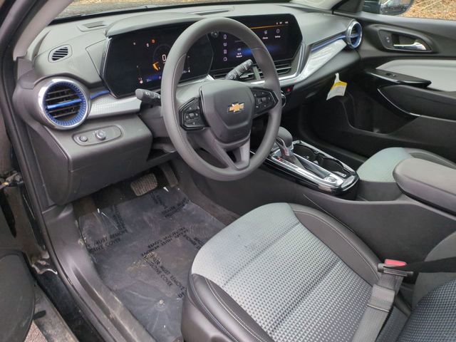Used 2025 Chevrolet Trax LT image 10