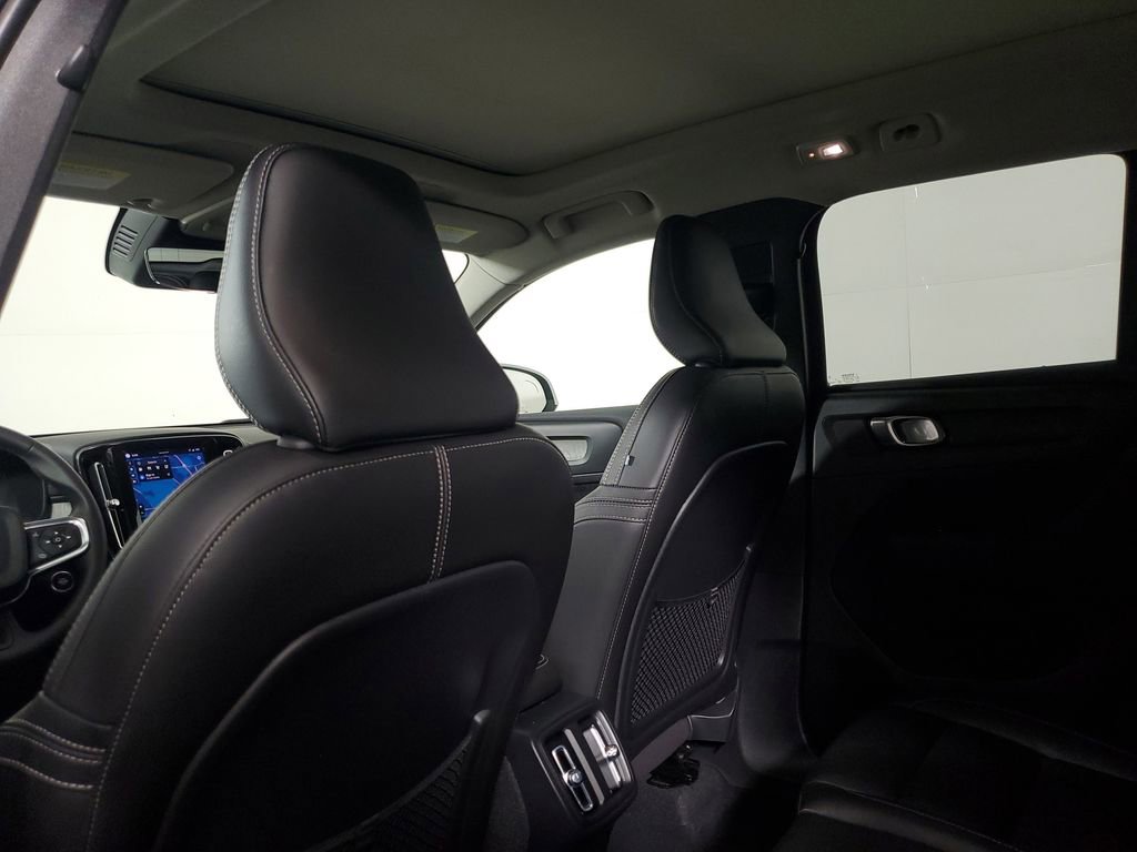 Used 2023 Volvo XC40 B5 Plus w/ Driver Assist Package image 13