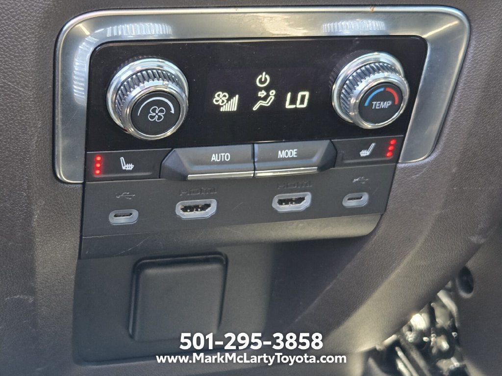 Used 2021 GMC Yukon SLT w/ SLT Premium Package AWD/4WD image 13