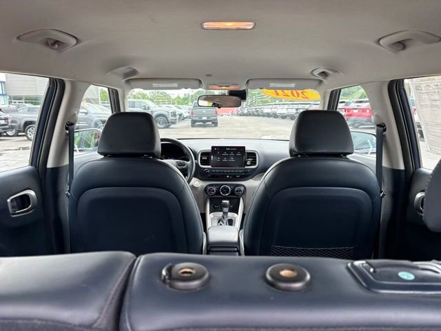 Used 2021 Hyundai Venue FWD image 27