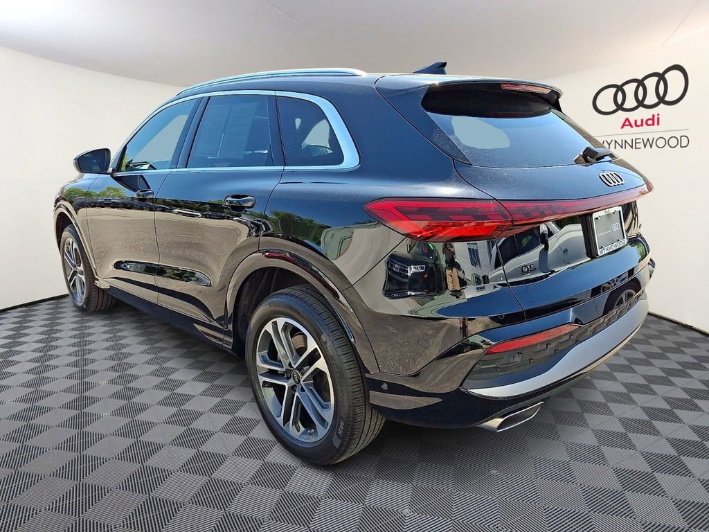 Certified 2025 Audi Q5 Premium w/ Convenience Package AWD/4WD image 4