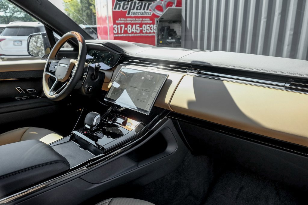 New 2025 Land Rover Range Rover Sport Dynamic SE image 21