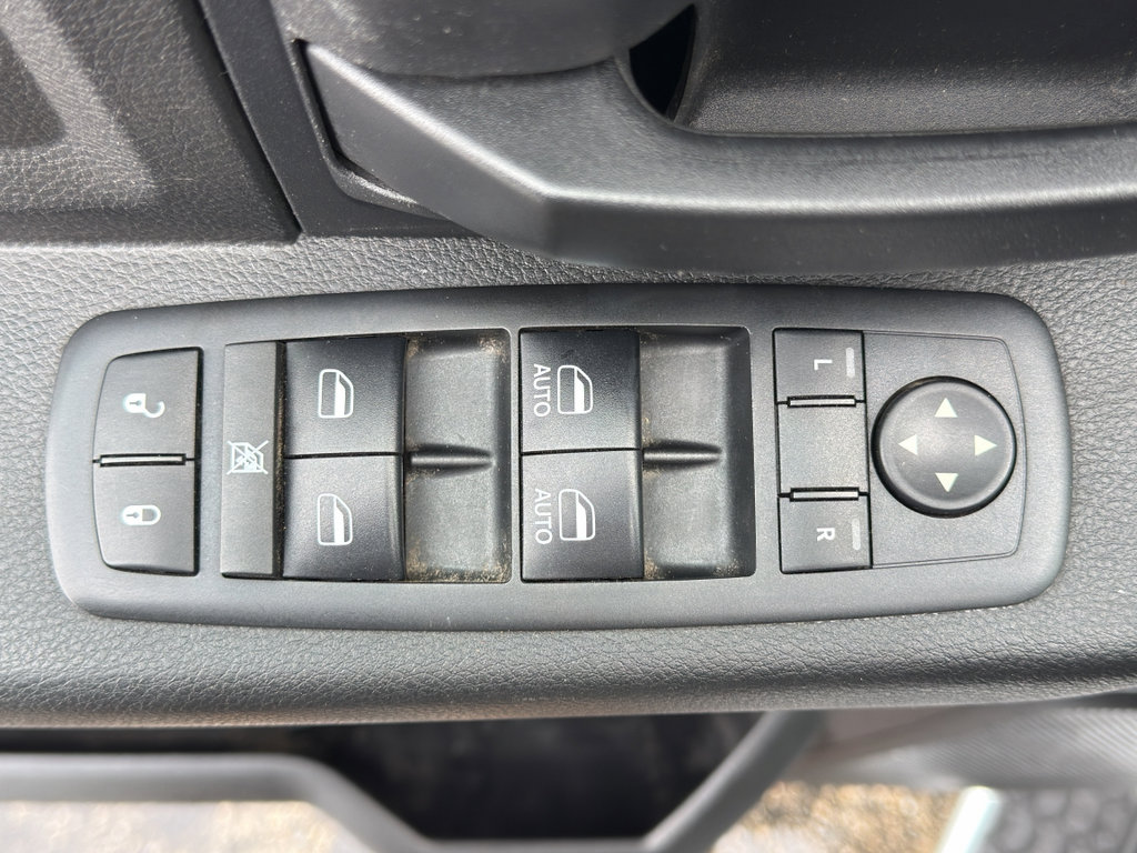 Used 2017 RAM 3500 Tradesman w/ Chrome Appearance Group image 13