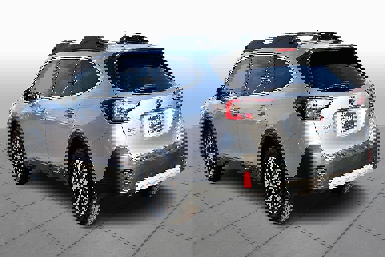 Used 2022 Subaru Outback Limited w/ Popular Package #2 image 11