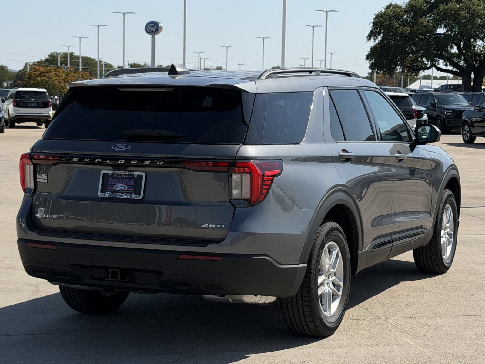 New 2026 Ford Explorer Active AWD/4WD image 4