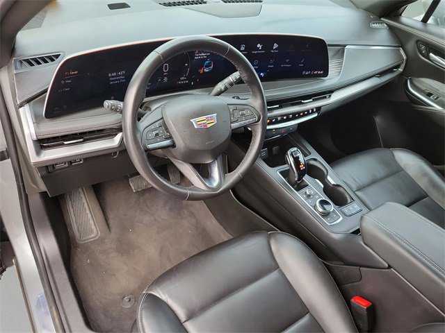 Used 2025 Cadillac XT4 Premium Luxury image 12