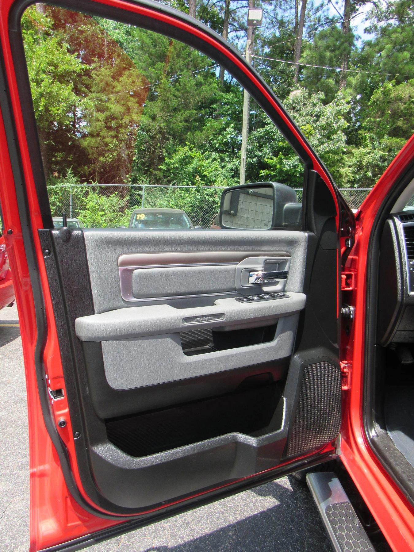 Used 2019 RAM 1500 Big Horn RWD image 10